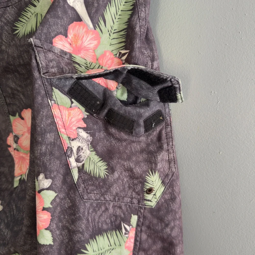Volcom Maguro Boardshorts Skull Floral V2S Cinch‎ Fly Gray Size 33 Surf Swim